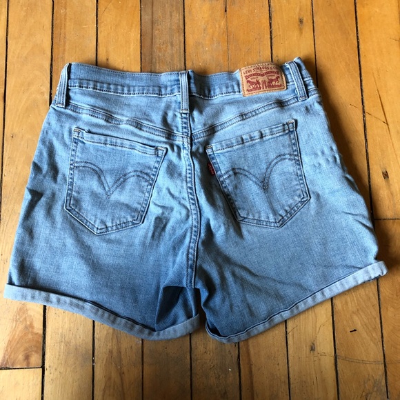 Levi’s Mid Length Shorts | Light Wash Denim - Picture 3 of 5